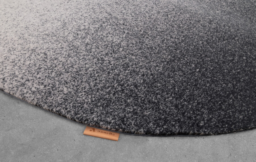 WOOL TRANSITIONS DARK MATTER