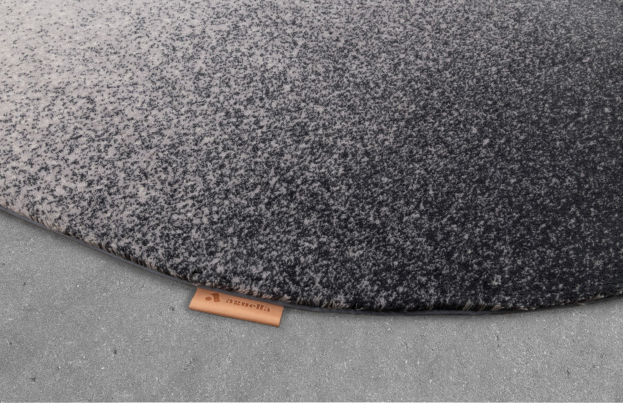 WOOL TRANSITIONS DARK MATTER